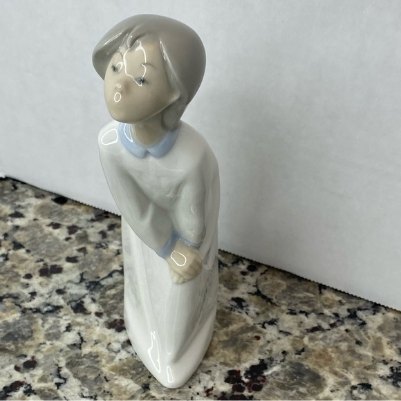 LLADRO #4873 GIRL KISSING BRAND  LOVE ROMANCE RETIRED - Picture 9 of 11